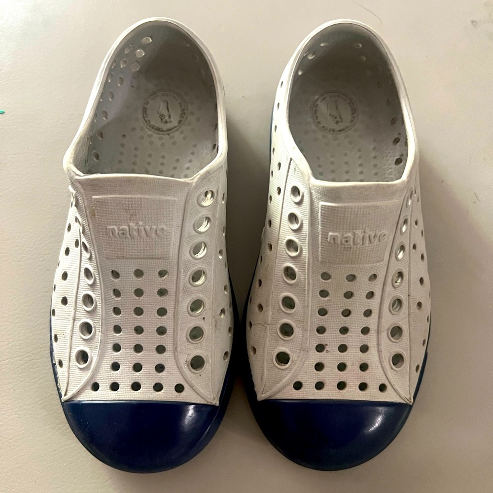 Natives size 9 blue unisex or boys toddler shoes EUC